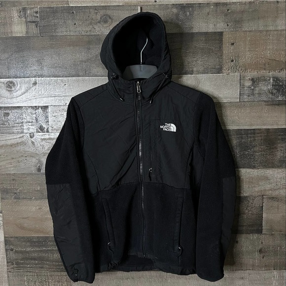 SOLD The North Face Hooded Denali Womens Medium - Picture 1 of 2